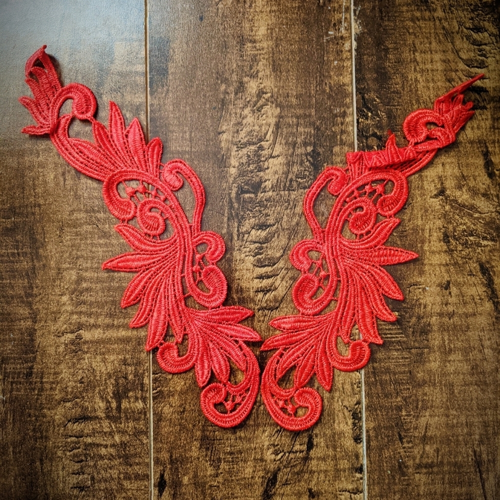 (7/$25) Pair of embroidered lace filigree neckline Collar appliqués